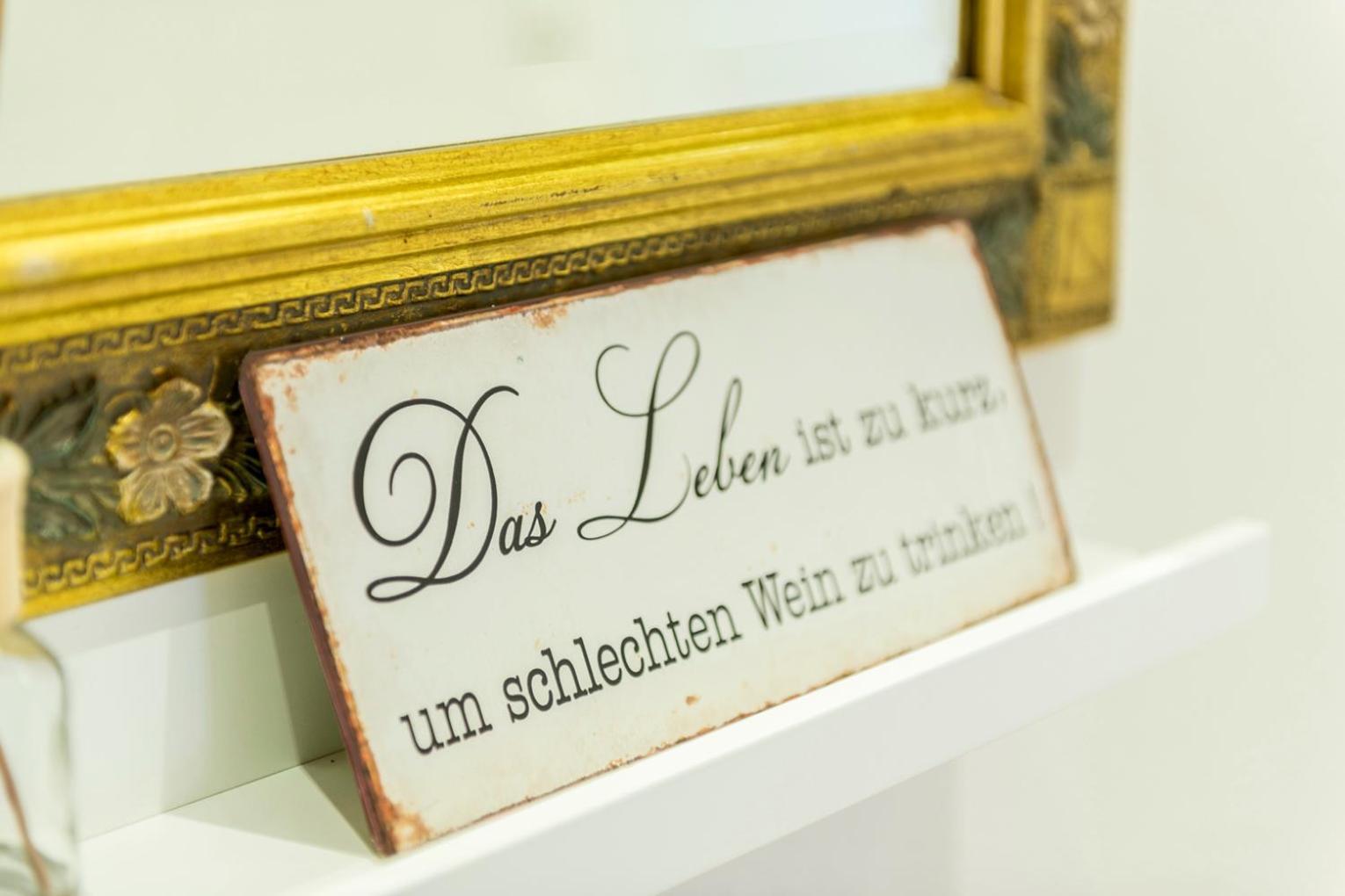 Weinbau Frank Schoenig سومرهاوزن المظهر الخارجي الصورة